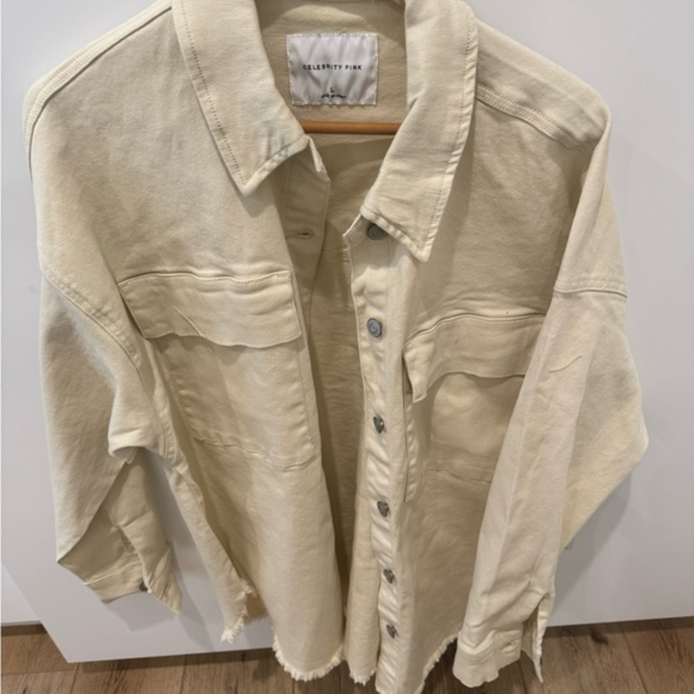 Neutral machine washable SHACKET! Big pockets, fringey edge, metal buttons….
